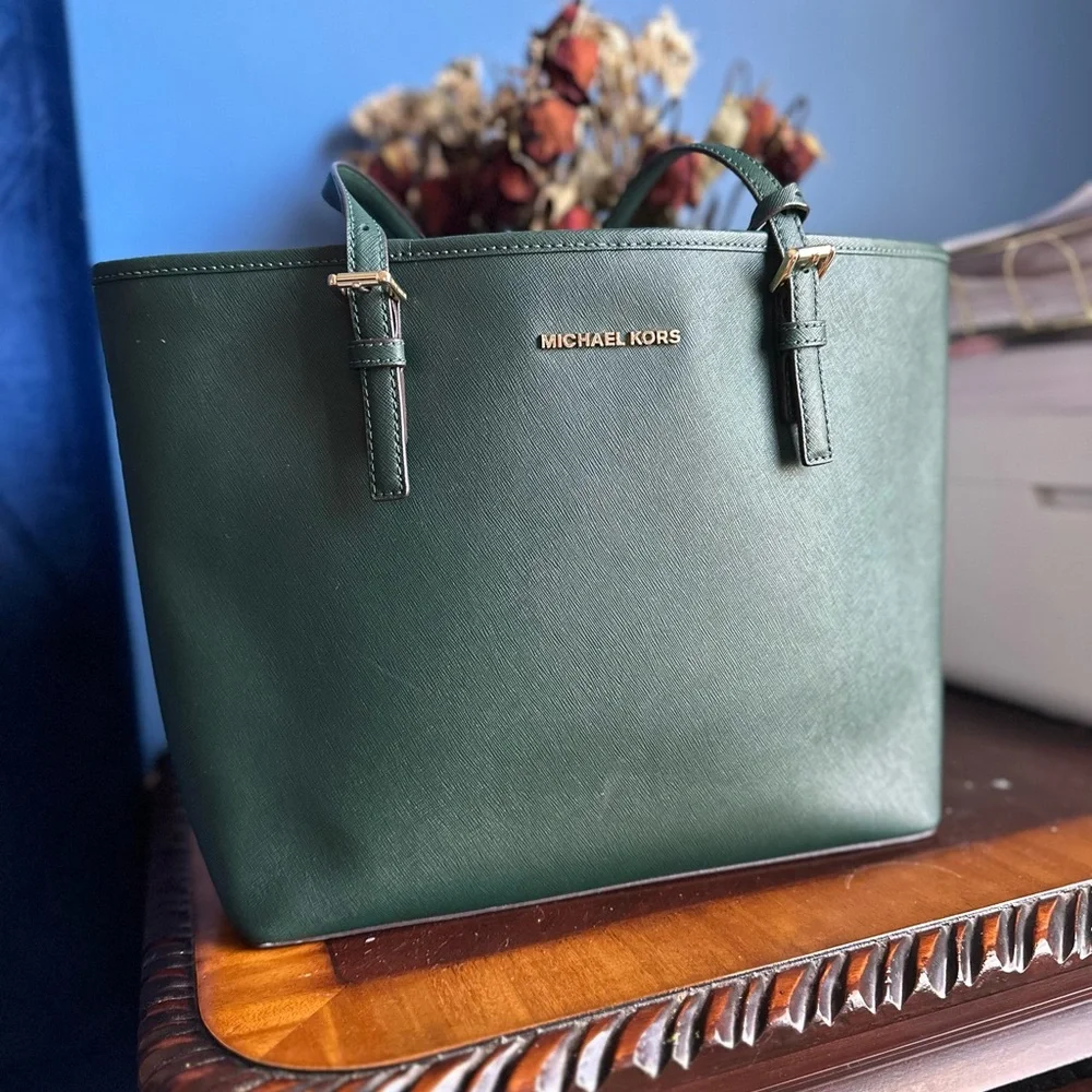 MICHEAL KORS GREEN GOLD BAG WALLET - Picture 3 of 11